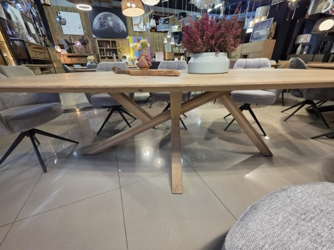[od ręki] Stół dębowy owalny HENDERS & HAZEL SHIMLA 240 × 120 cm – lity dąb niemiecki, noga krzyżowa