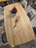 [od ręki] Stół dębowy owalny HENDERS & HAZEL SHIMLA 240 × 120 cm – lity dąb niemiecki, noga krzyżowa