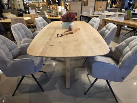 [od ręki] Stół dębowy owalny HENDERS & HAZEL SHIMLA 240 × 120 cm – lity dąb niemiecki, noga krzyżowa