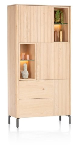 [na zamówienie] Bergkast / wysoka komoda XOOON TRENTON - fornir dębowy, front z lameli i grafitowa podstawa (szerokość 95 cm)