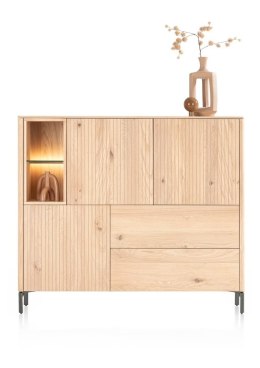 [na zamówienie] Dressette / wysoka komoda XOOON TRENTON - fornir dębowy, front z lameli i grafitowa podstawa (szerokość 153 cm)