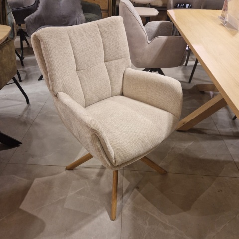 [na zamówienie] Krzesło do jadalni z podłokietnikami JUNA H&H – funkcja relax, noga lity dąb, obrót 360° , tkanina Livigno