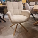 [na zamówienie] Krzesło do jadalni z podłokietnikami JUNA H&H – funkcja relax, noga lity dąb, obrót 360° , tkanina Livigno